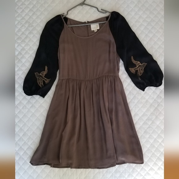 100% silk dress with sequin bird detail - Picture 2 of 5